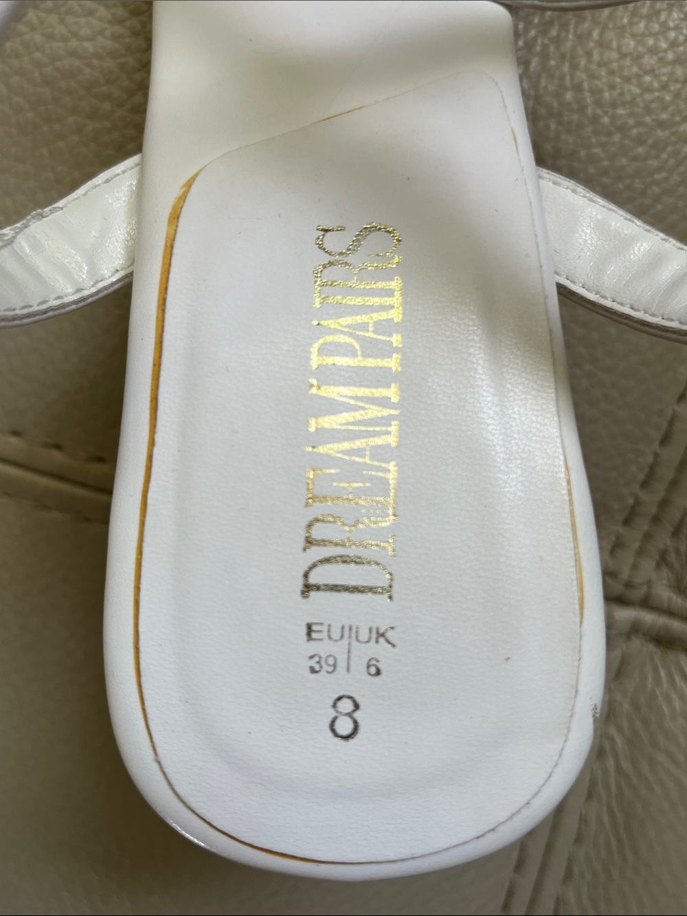 Dream Pairs White Floral Appliqué Ankle Strap Sandals Size 8 - Picture 2 of 7